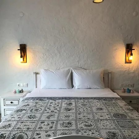 Monat Alaçatı