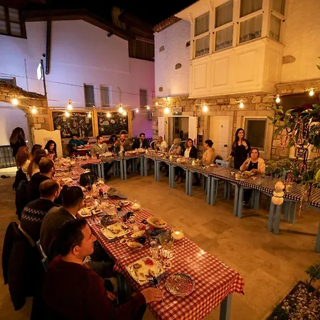 Monat Hotel