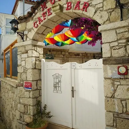 Monat Alaçatı