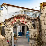 Monat 2* Alaçatı