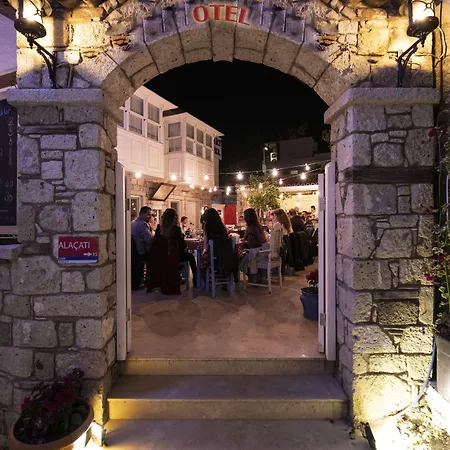 Monat Hotel