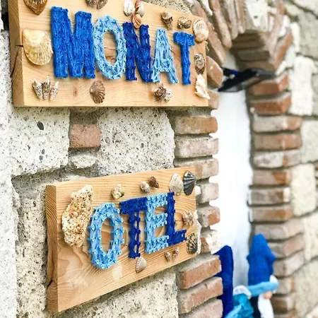 Hotel Monat 2*