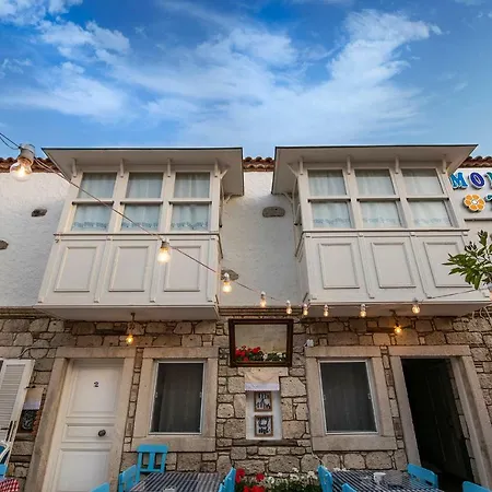 Monat 2* Alaçatı