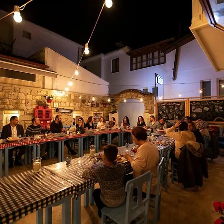 Monat Alaçatı