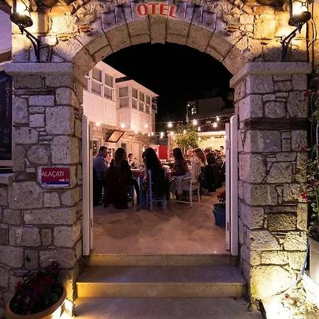 Monat 2* Alaçatı