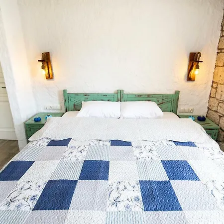 Hotel Monat 2*