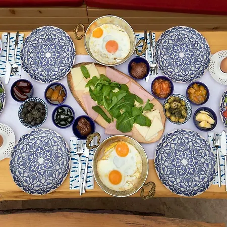 Monat 2* Alaçatı